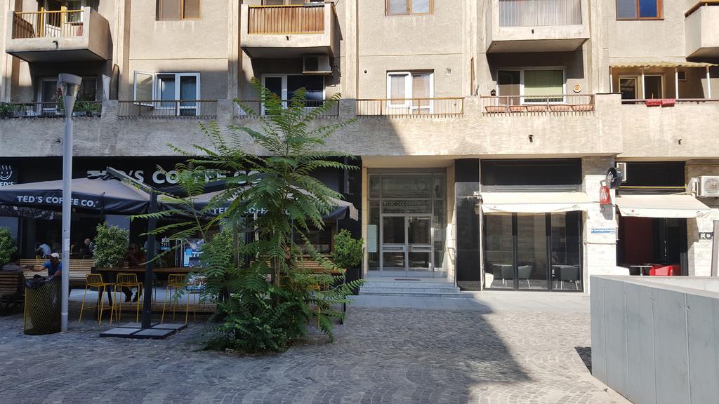 Sunny Old Town Apartments Бухарест Экстерьер фото